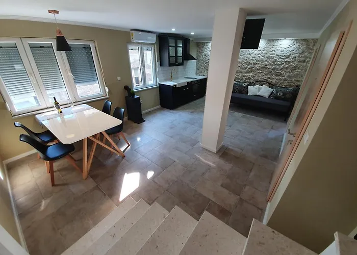 Rustic House Diklo 20M From The Sea