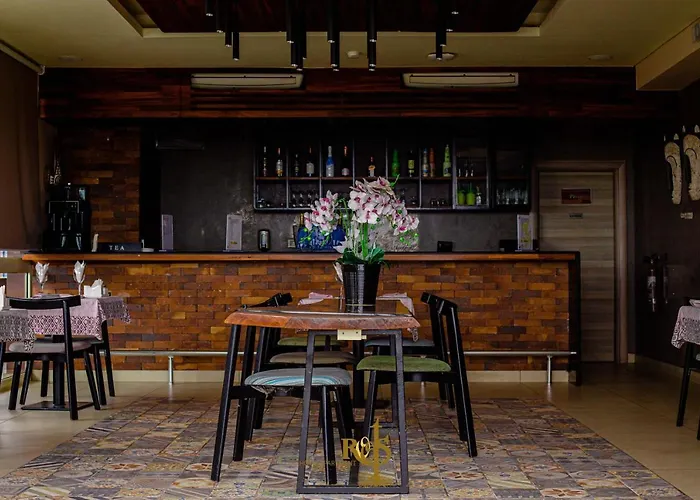 Roots Hotel Apartments Abidjan