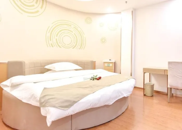 Greentree Inn Henan Kaifeng Jinming District Jinming Square Little Song City Business Hotel