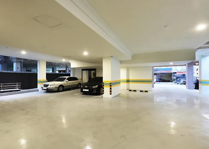 Hotel In Modern