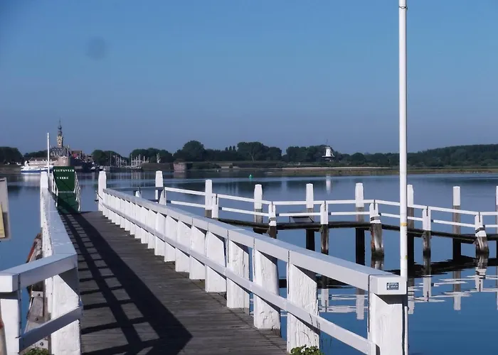 Vakantiehuisje Gelegen Op Een Kattensprong Van Veerse Meer En Noordzee!