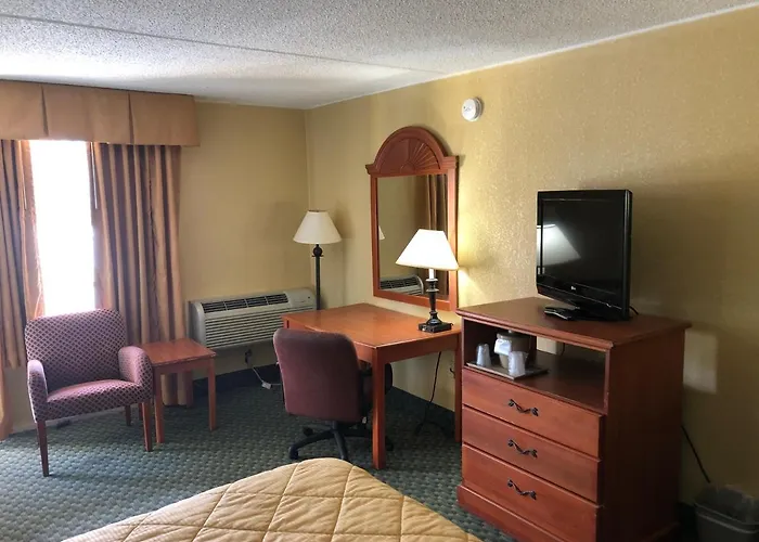 Rodeway Inn Joint Base Andrews Area