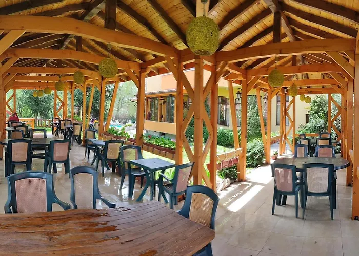 Family Hotel IV