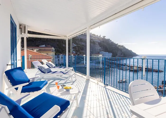 Profumo Di Mare - Sea Front Terrace Apartment Marina Grande, Sorrento