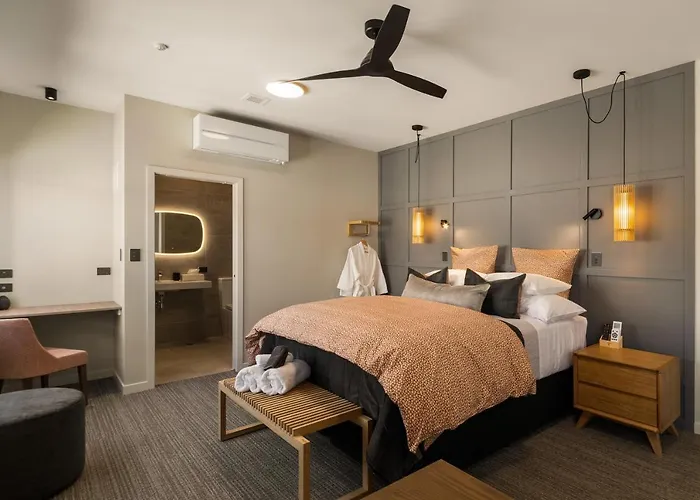 14Th Lane Urban Hotel