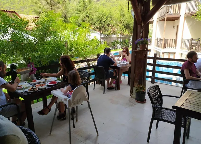 Alya Hotel Goecek