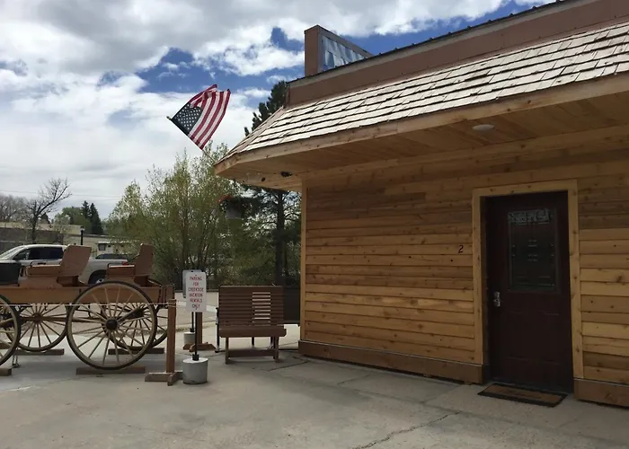Creekside Downtown Vacation Suites, Only Adults 25 Or Older