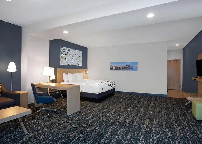 La Quinta Inn & Suites By Wyndham Manassas, Va- Dulles Airport