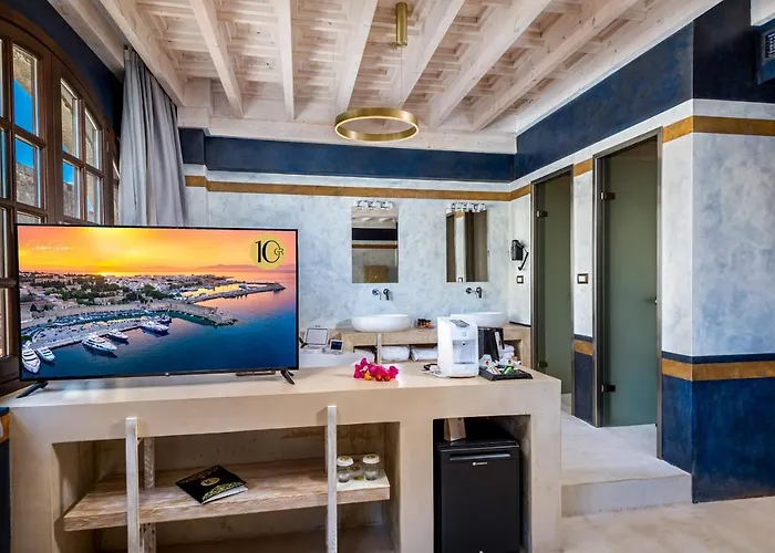 10Gr Boutique Hotel & Wine Bar