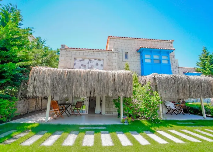 Alacati Marina Palace