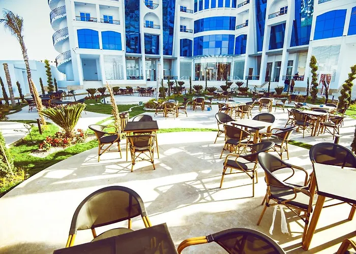 Lamar Azur Hotel