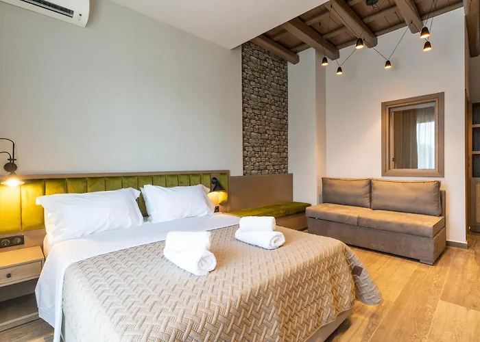 Lydia Suites And Rooms