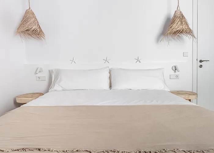 S'Enclova Petit Hotel