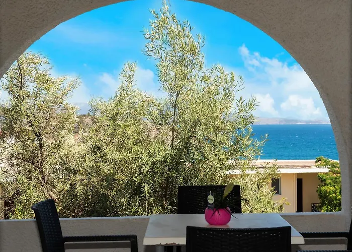 Phaistos Hotel