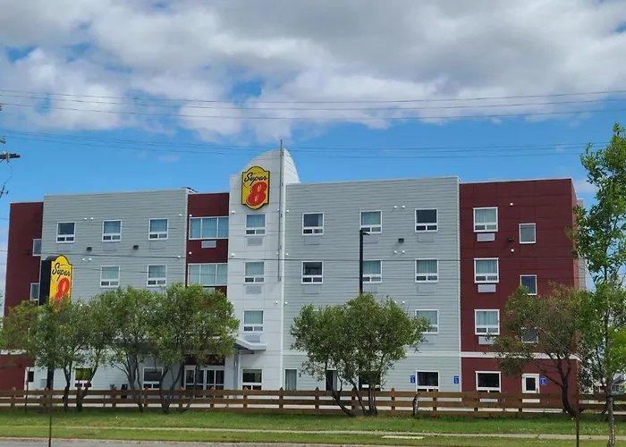 Super 8 By Wyndham Thompson
