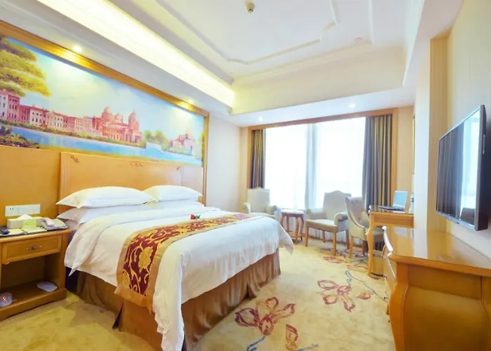 Vienna International Hotel Meizhou Dingzi Bridge