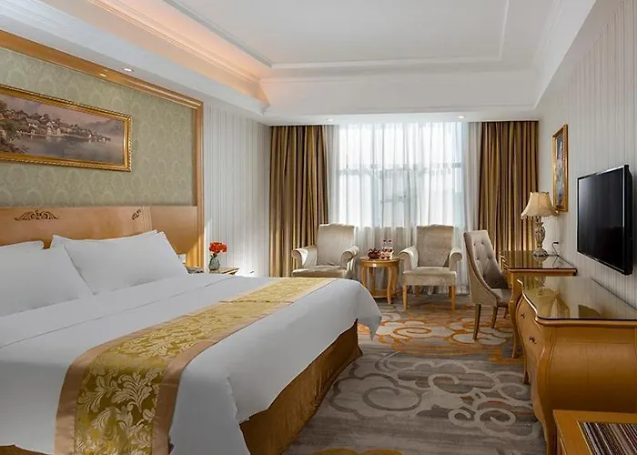 Vienna Hotel Meizhou Jiangnan