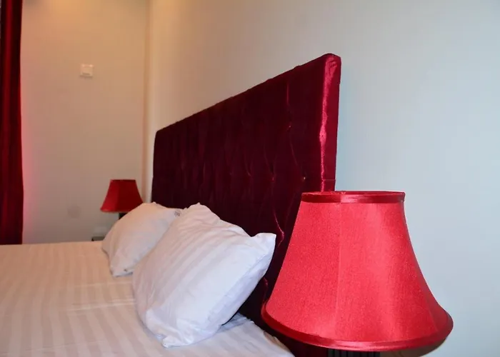Hotel La Orilla Muzaffarabad