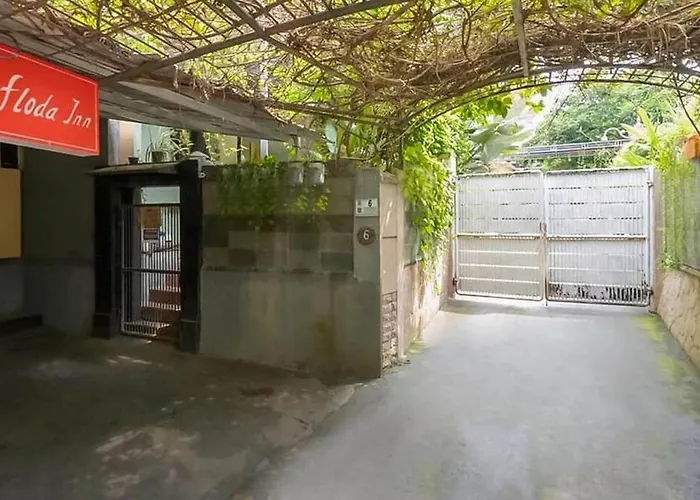 Reddoorz Near Rs Mitra Keluarga Depok