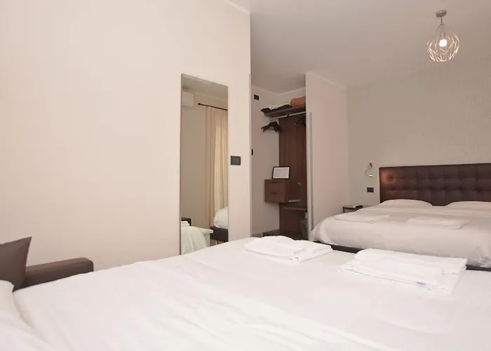 Hotel & Apartments " Perpoin "