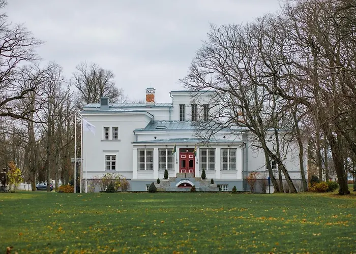 Saka Manor