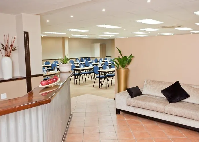 Oudtshoorn Inn Hotel