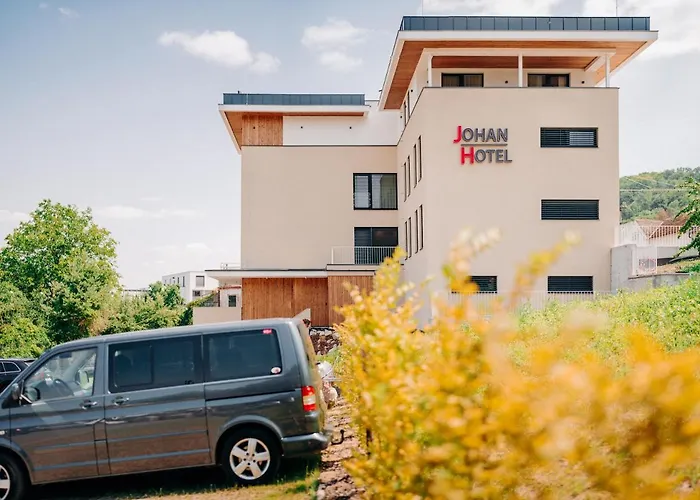 Johan Hotel