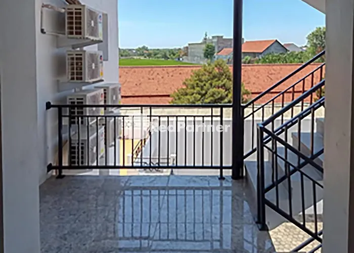 Hotel Trikatu Kendal Near Taman Kota Weleri Mitra Reddoorz