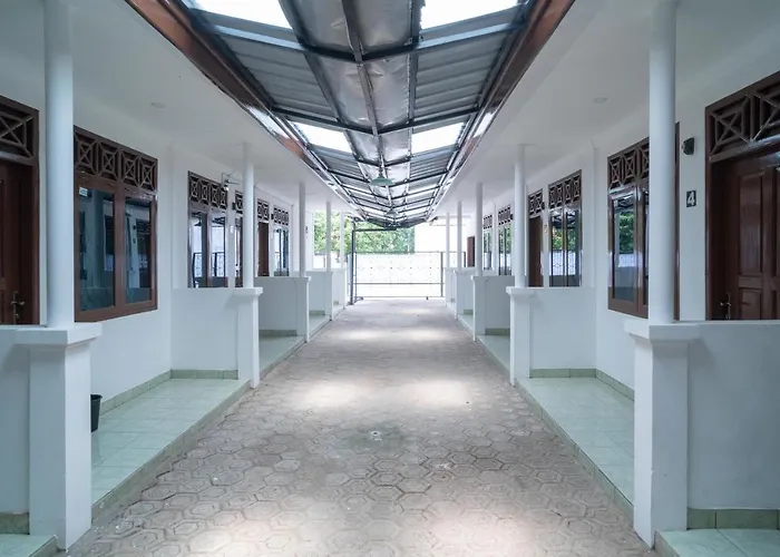 Reddoorz Near Bundaran Ciceri