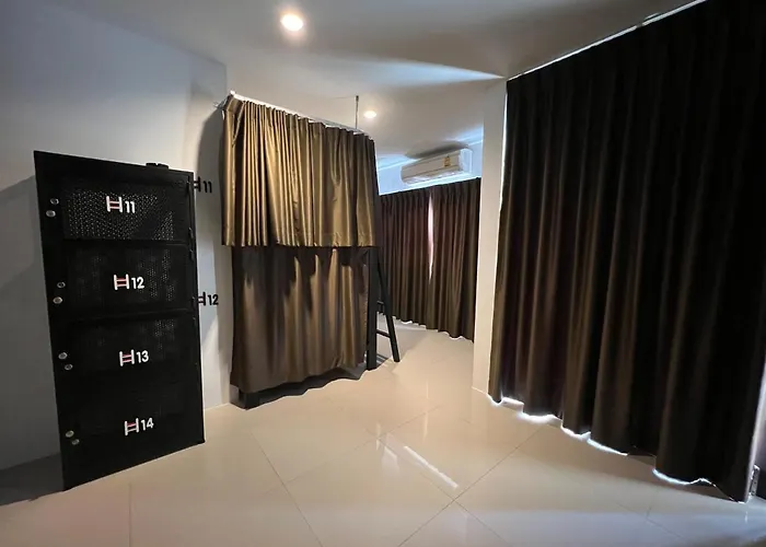 Litera Hostel (Adults Only)