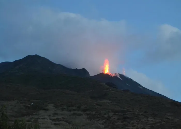 Stromboli Trekking Accommodation - Room And Excursion For 2 Included