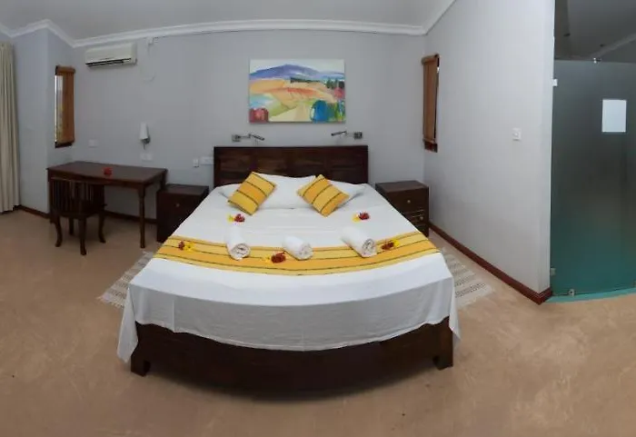 Anse Soleil Beachcomber Hotel And Self Catering