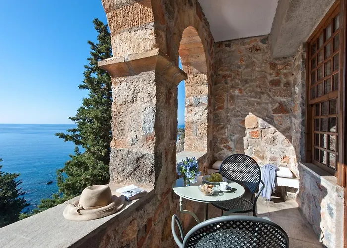 Kalamitsi Hotel