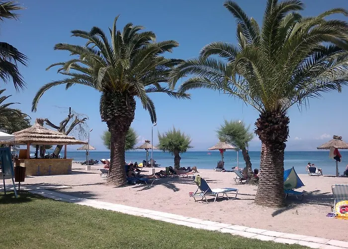 Three Stars Beach Hotel