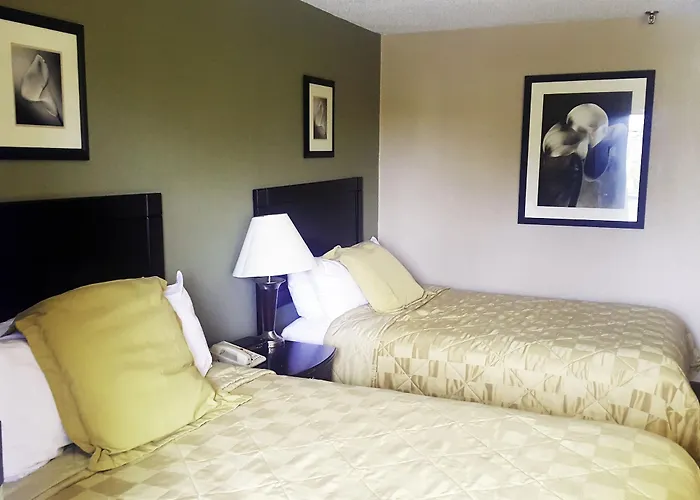 Howard Johnson Inn Cleveland Airport