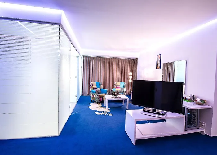 Marshal Garden Hotel