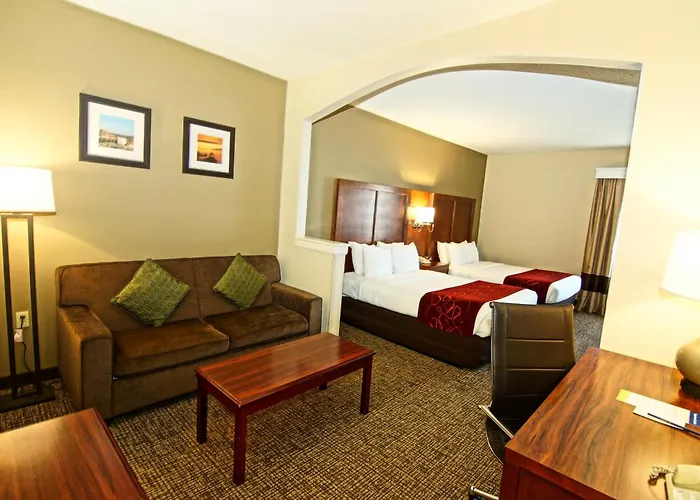 Comfort Suites Near University