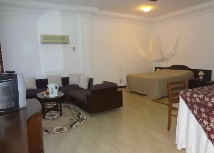 Roc Heights Lodge