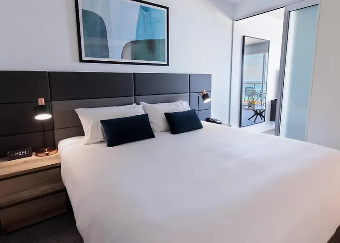 Oaks Glenelg Plaza Pier Suites