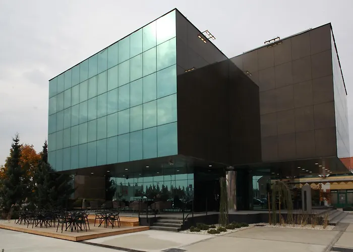 Hotel Cubis