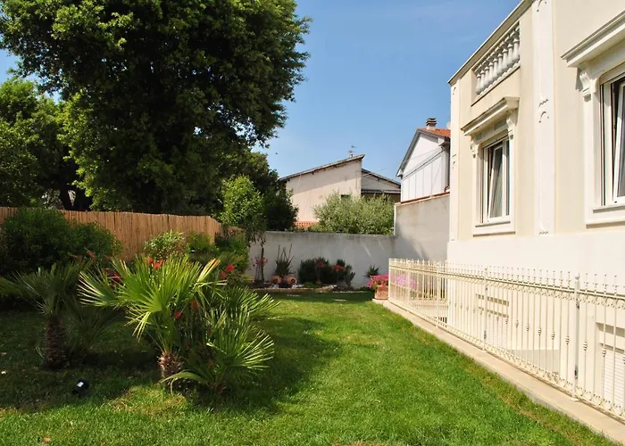 Villa Bianca A Few Steps By The Sea With Exclusive Garden & Jacuzzi