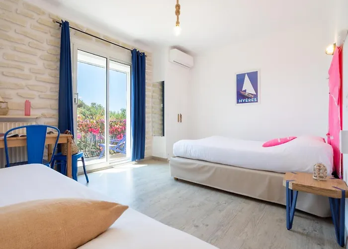 Hotel Almanarre Plage - Hotel Eco-Responsable Face A La Mer