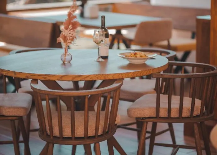 Delta Est Hotel & Restaurant