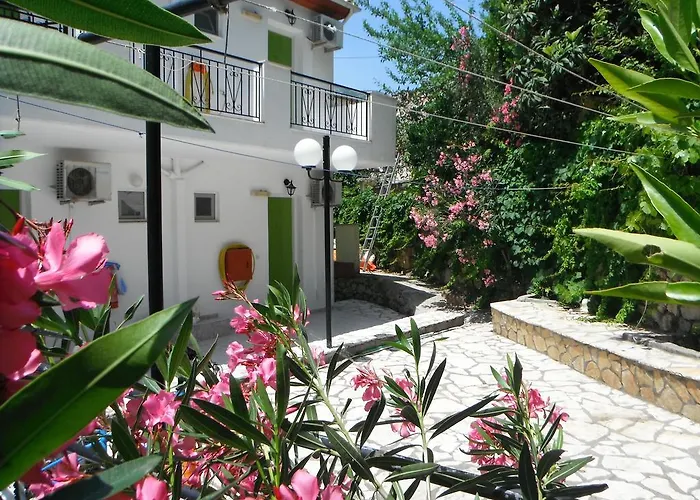 Dimitris Apartments