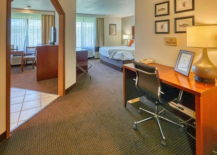 Yellowstone River Inn & Suites