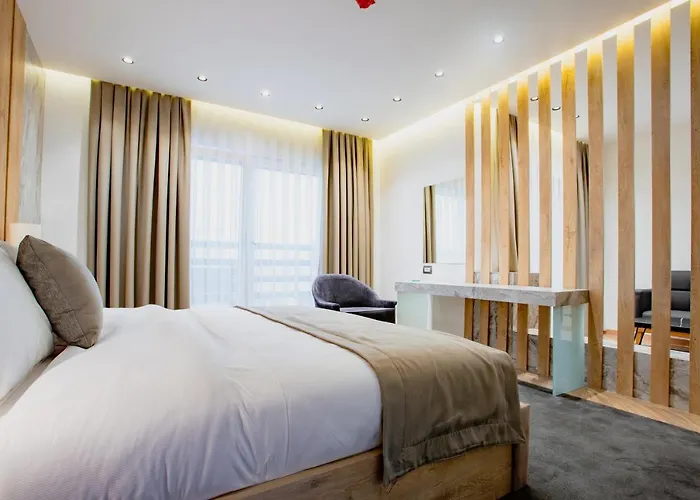 Ador Hotel