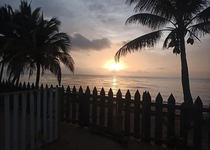 Pal'S On The Beach - Dangriga, Belize