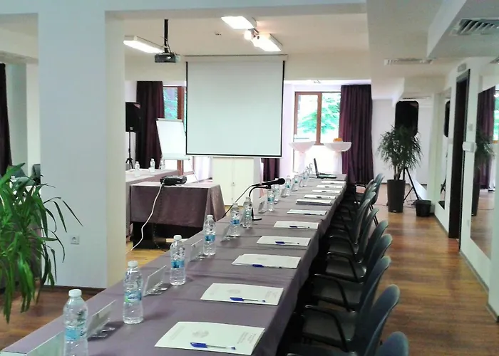 Radina'S Way Hotel