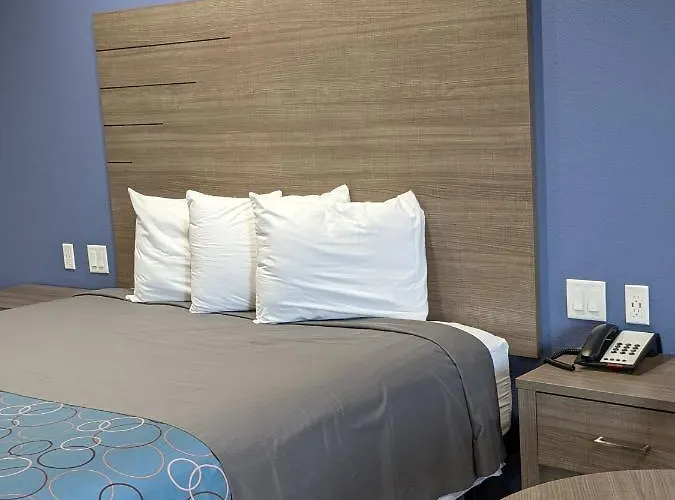 Holiday Inn Motel