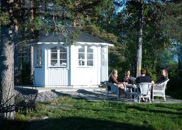Dragsvik Fjordhotel (Adults Only)